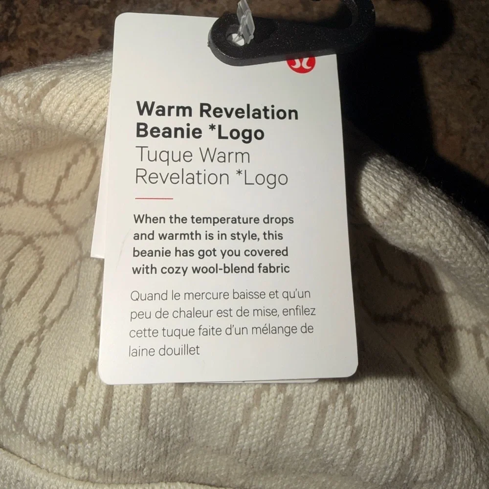 BNWT Lululemon Athletica Warm Revelation Beanie *Logo